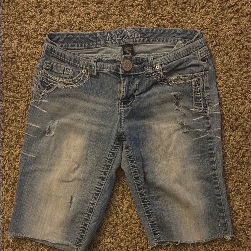 Ariya Women's Jean Shorts - Light Blue